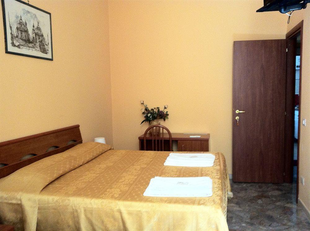 San Daniele Bundi House Hotel Rome Exterior photo